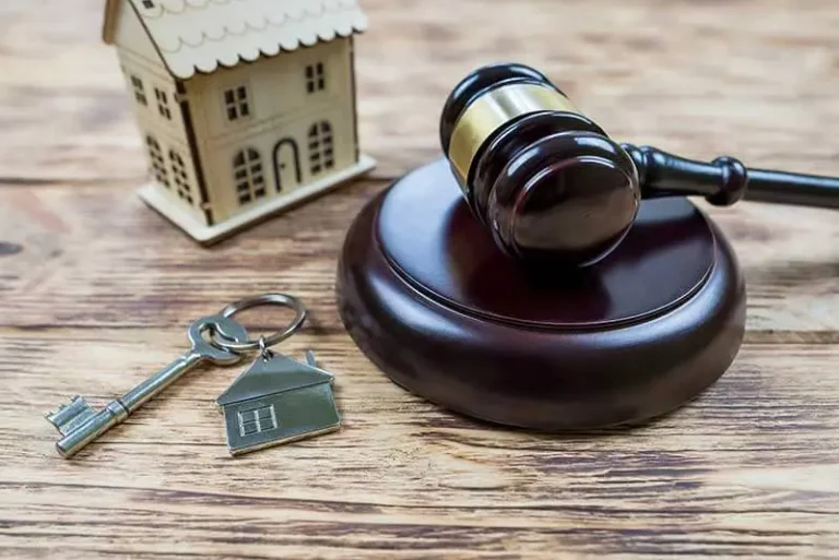 Are eviction specialists near me required to be licensed